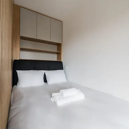 Modena Jezyce Deluxe By Bookinghost * Poznaň